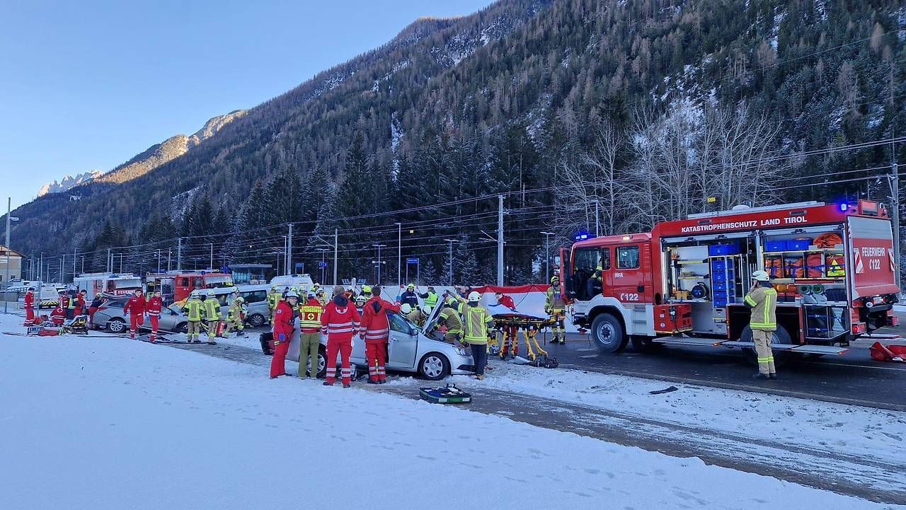 Die Feuerwehren von Lienz, Sillian, Assling und Anras waren im Einsatz. Foto: FW Lienz