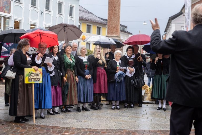 Altstadtsingen unterm Regenschirm