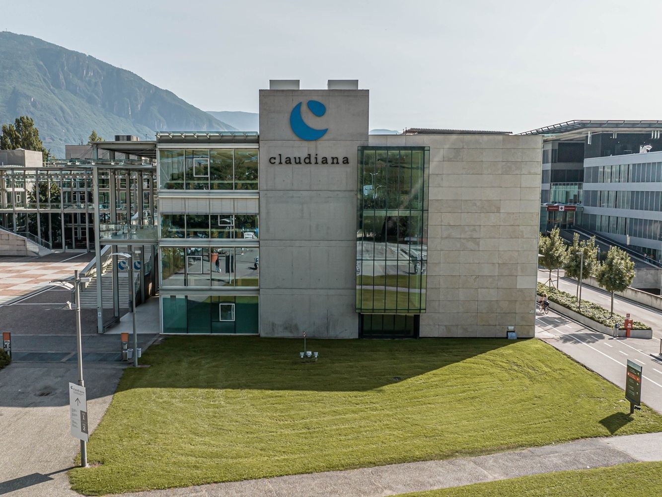 Frisch gepresst: naturtr&uuml;ber Apfelsaft aus Osttirol