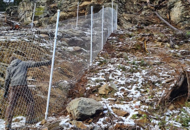 Neuer Zaun f&uuml;r Steinb&ouml;cke im Wildpark Assling