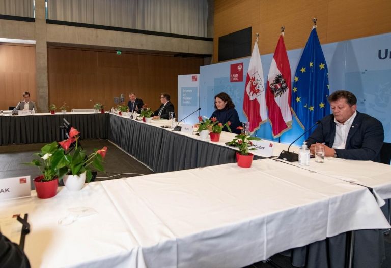 Tiroler Landesregierung beschlie&szlig;t &bdquo;Meilenstein f&uuml;r die Pflege&ldquo;