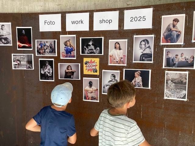 ... und in die Fotoausstellung. Foto: Stangl