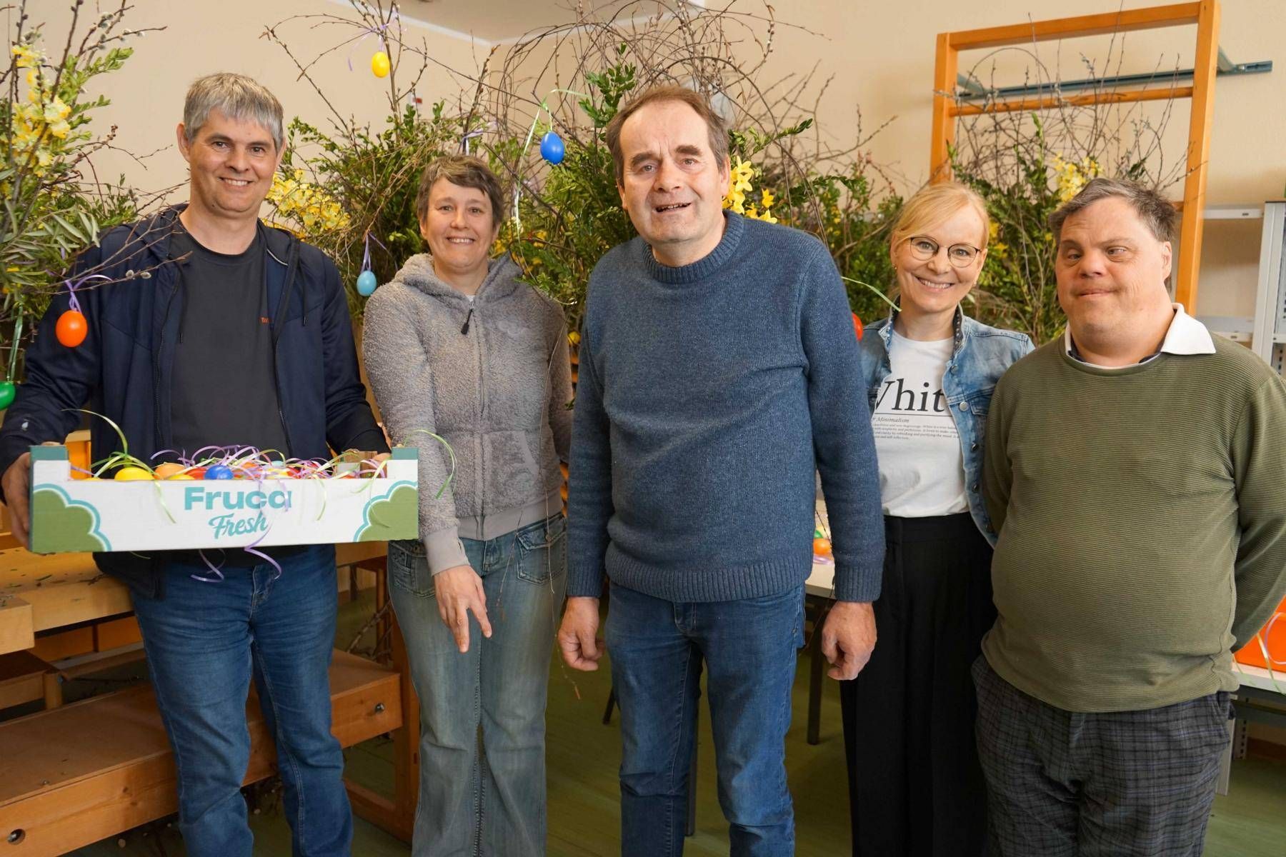 Klienten der Lebenshilfe: v.l.: Michael Obererlacher, Helene Eder, Johann Suntinger, Betreuerin Ranghild Marschhauser und Gerald Hirsch.