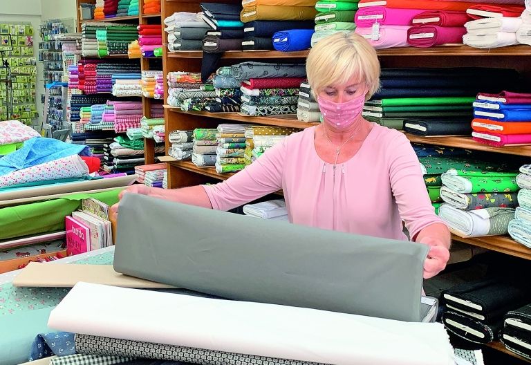 St&uuml;ck Normalit&auml;t kehrt wieder ein - Textil Geiger