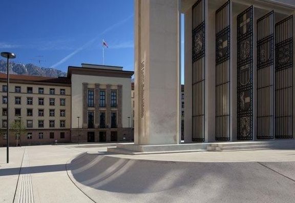 LH Platter pr&auml;sentiert die neuen Regierungsmitglieder Mattle und Leja