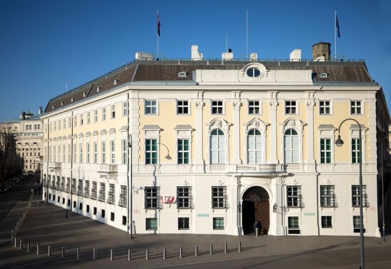 Umfrage: Was halten Sie vom Kanzler-Wechsel?