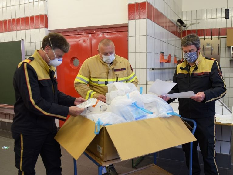 Feuerwehr unterst&uuml;tzt die Aktion "Tirol testet"