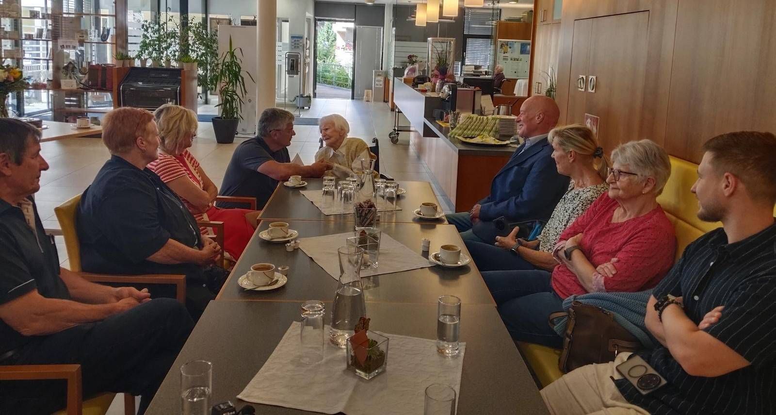 Die Familie reiste teils von Wien an, um den besonderen Geburtstag gemeinsam zu feiern.