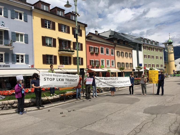 Kundgebung gegen LKW-Transit in Lienz